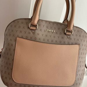 Selling my DKNY gently used handbag